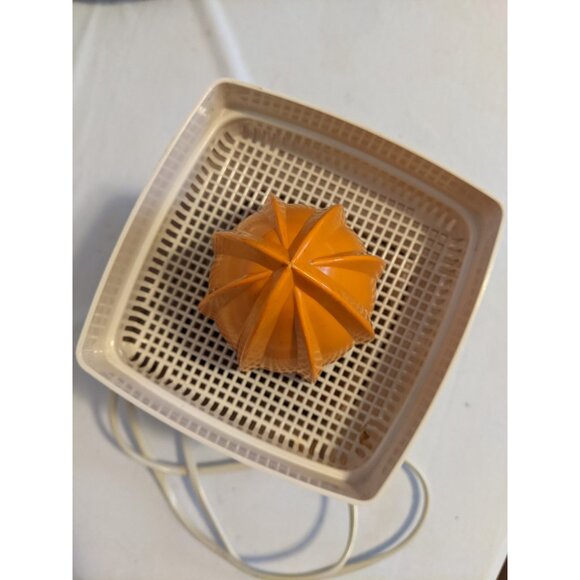 Vintage Moulinex Electric Juicer Citrus Press 70s EU Plug Retro Kitchen Untested - Picture 3 of 6